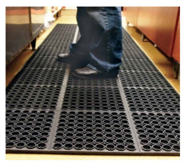 Piso Plancha Antif/Sup Humedas 14X900X900Mm Negro C/Union - Imagen 4
