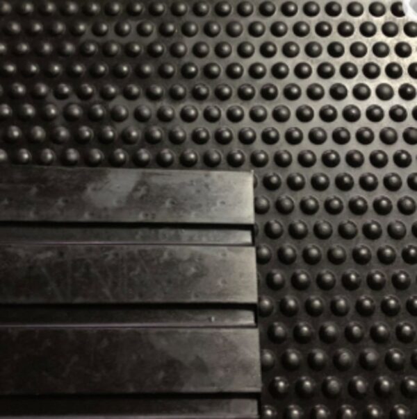 Piso Plancha Botones Establo 17X1220X1830Mm. - Imagen 2