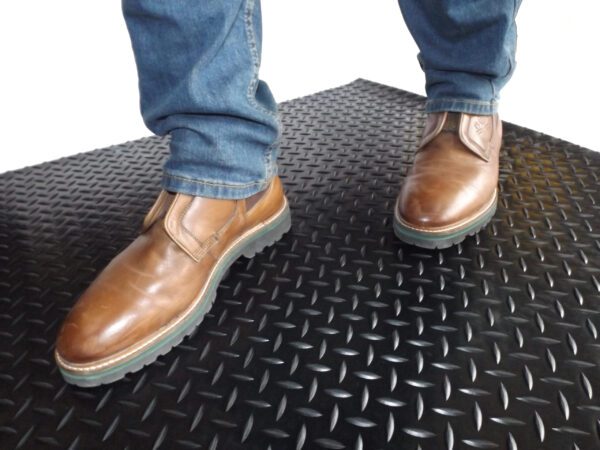 Piso R Goma Diamantado Neg Imp 3Mmsx2,0Mts. Rollo 10 Mts - Imagen 4