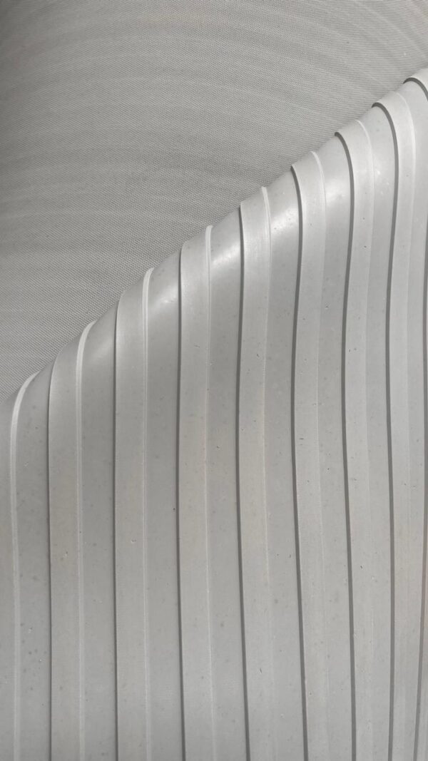Piso R Goma Estriado Gris Import 3Mmsx1,6Mts. 1 Mt Lineal - Imagen 4