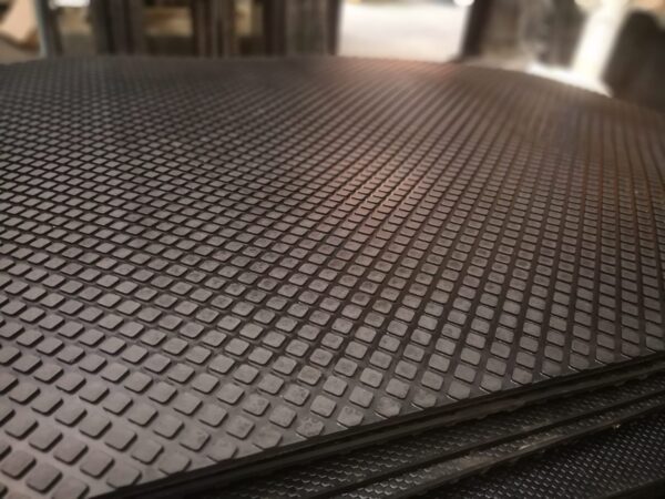 Piso Plancha Botones Establo 12X1220X1830 Mm - Imagen 2
